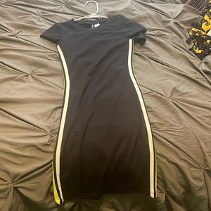 This is a long thick stretchy H& M dress in the size 2